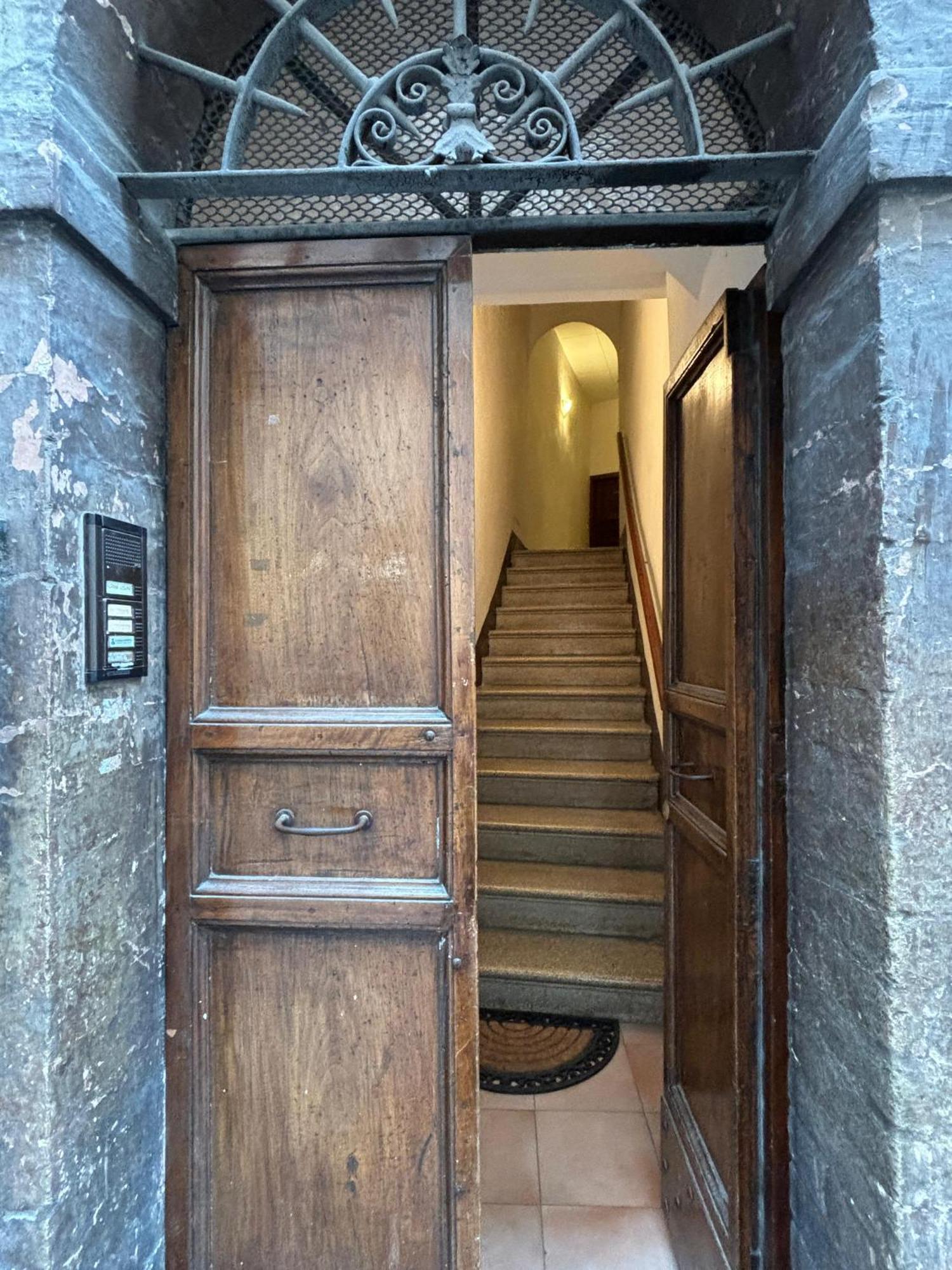 La Loggia Di Portica Residenza Storica Nel Centro Di Assisi Apartment Bagian luar foto