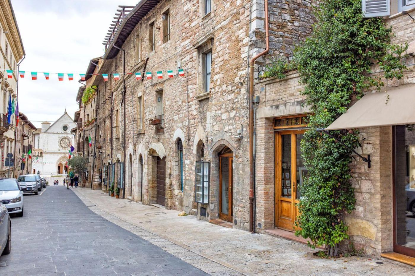 La Loggia Di Portica Residenza Storica Nel Centro Di Assisi Apartment Bagian luar foto